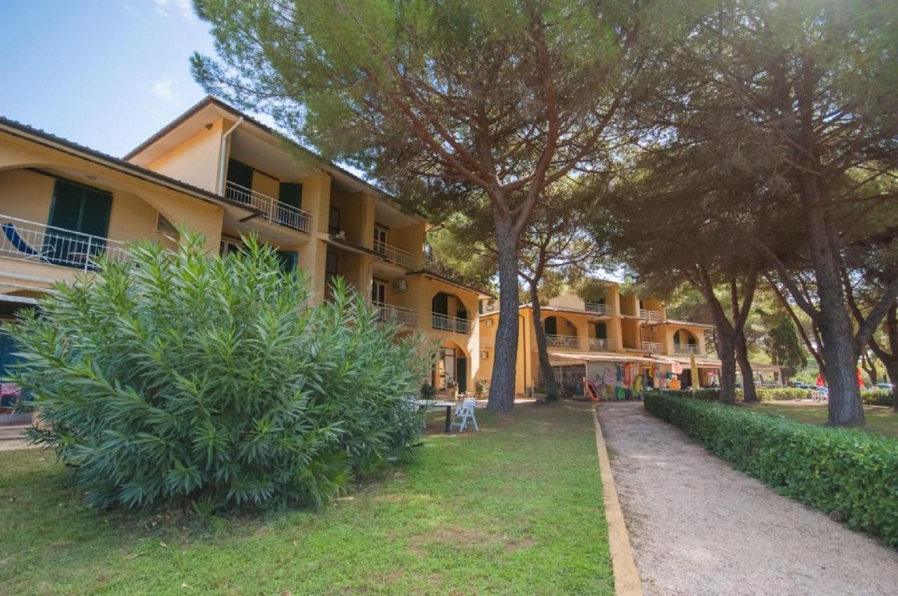 Residence Golfo Della Lacona Exteriér fotografie