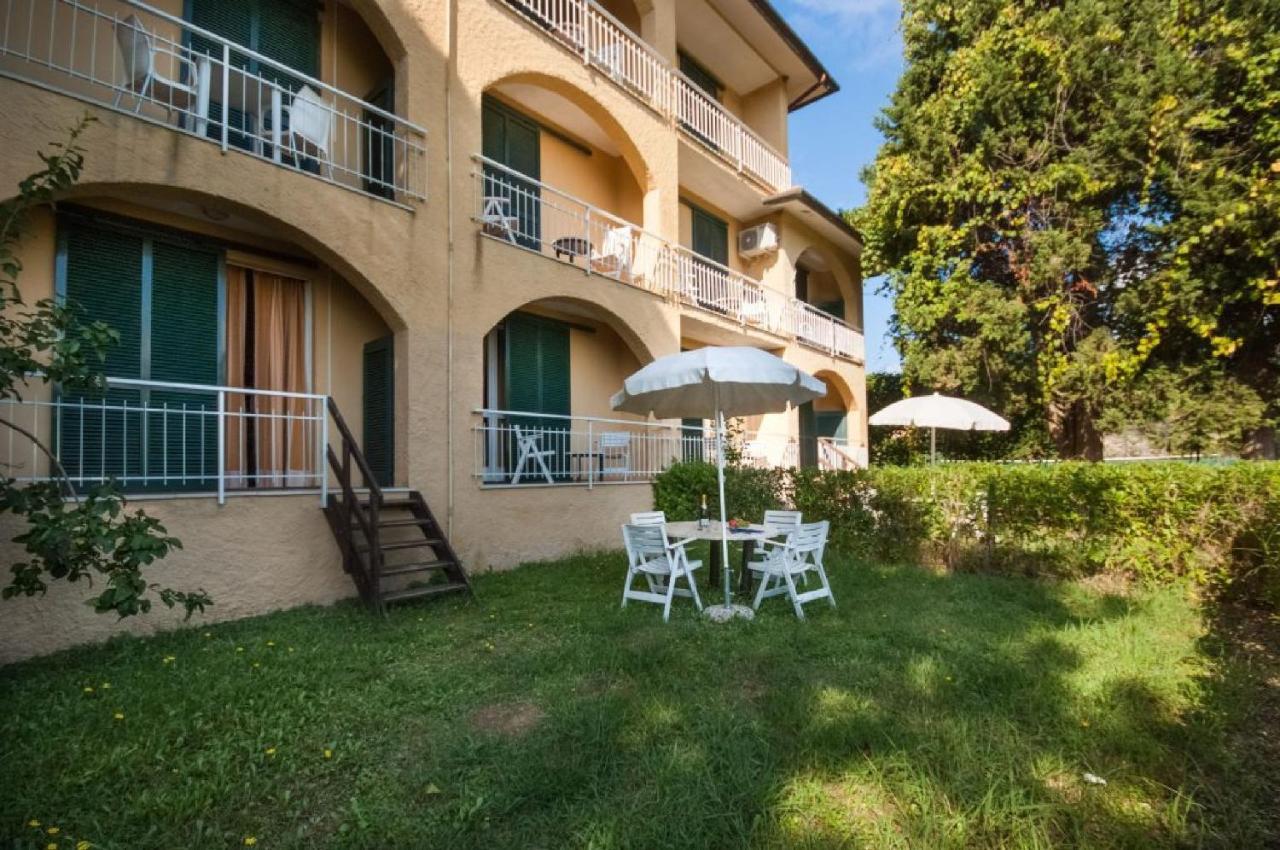 Residence Golfo Della Lacona Exteriér fotografie