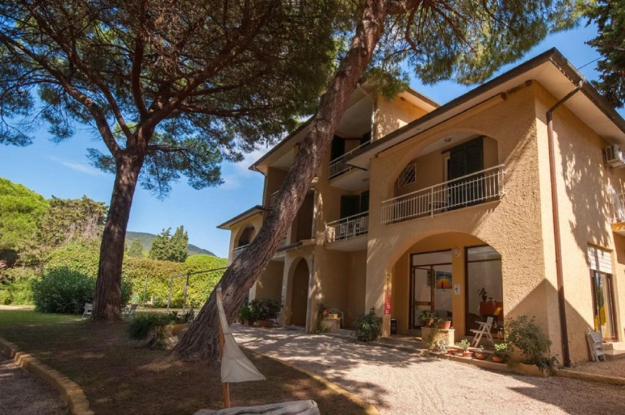 Residence Golfo Della Lacona Exteriér fotografie