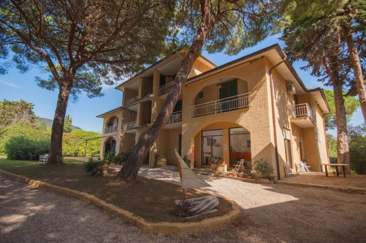 Residence Golfo Della Lacona Exteriér fotografie